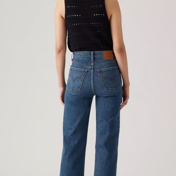 Levi's Ribcage Straight Ankle Jeans - Picture 3 of 7